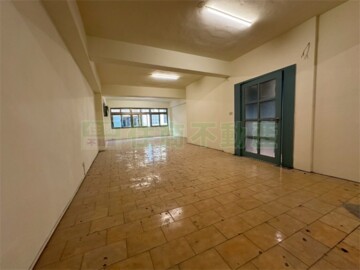 義二路市府商圈2樓店面出租 - Image 1