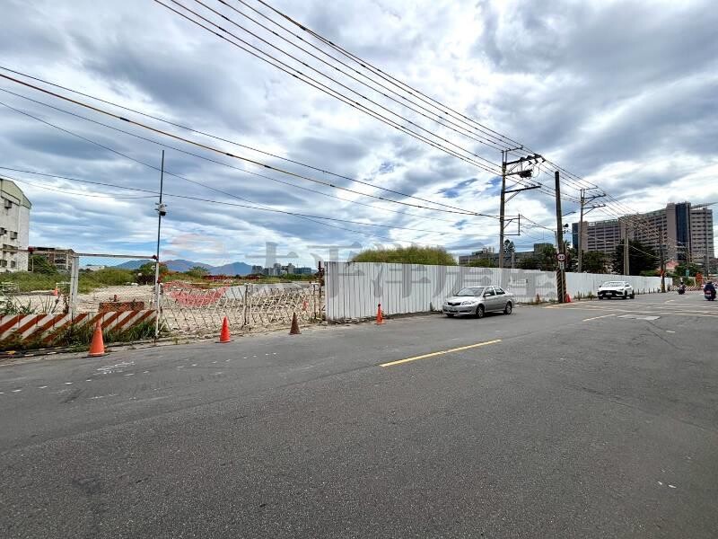 泰山買房賣屋塭仔圳重劃區旁百坪地王