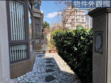 法國小鎮香椰區待售房屋