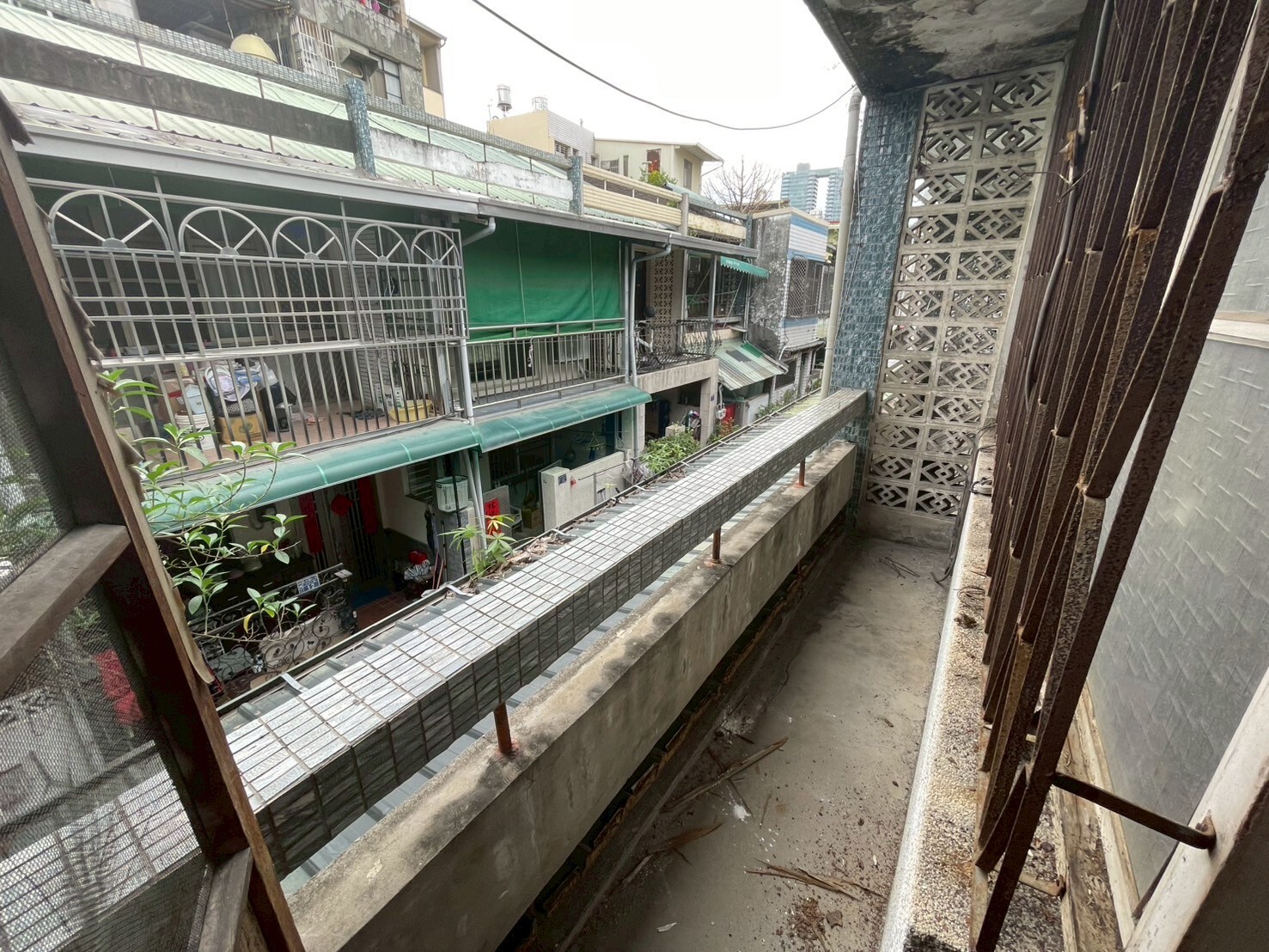 近美術館向上商圈__美村路便宜透天