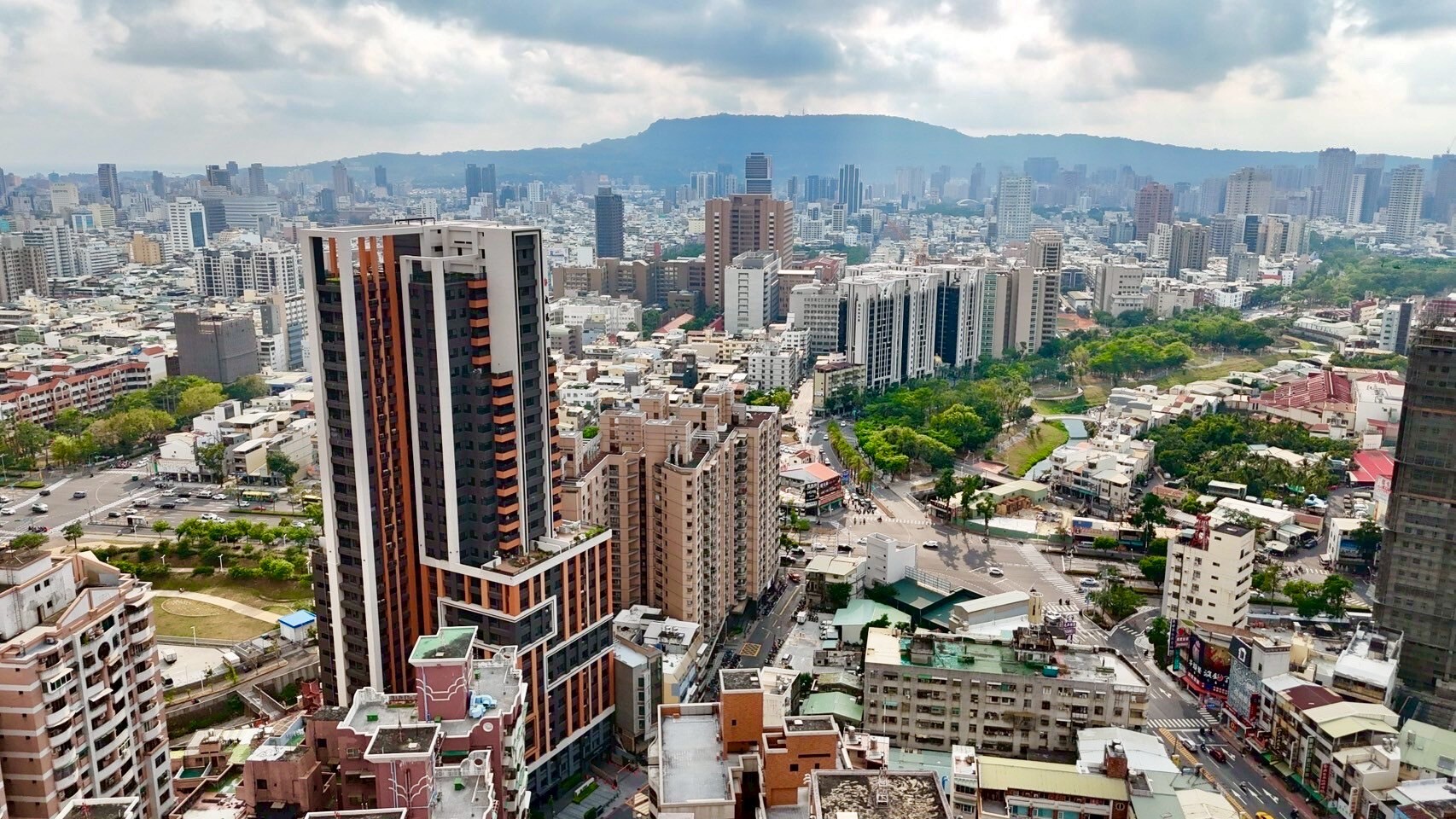 高雄市三民區綠景苑/大綠光待售房屋