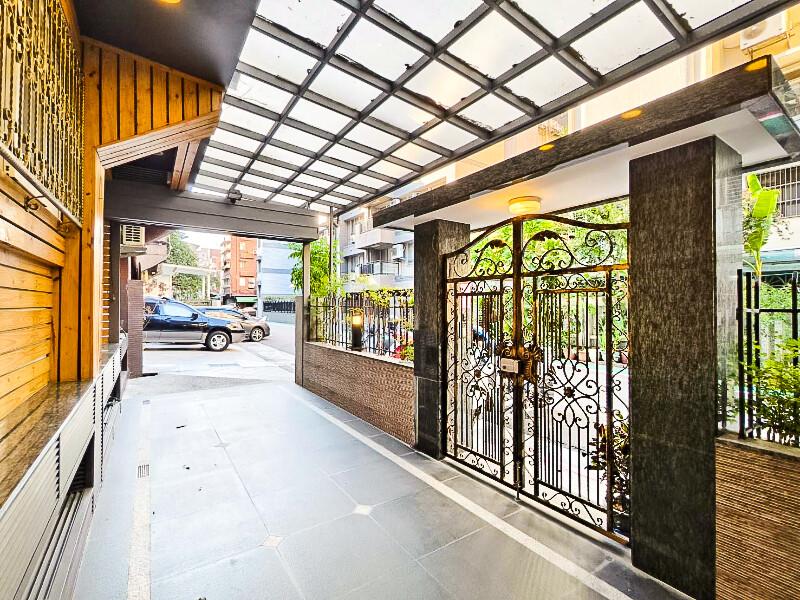 大安森林公園｜稀有庭院車庫一樓~*找史黛拉