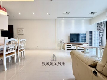 J好事多商圈|景觀樓層三房|附車位 - Image 1