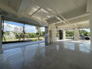 沐樂店面✦南崁溪水岸新建案三角窗店面廣告效益絕佳 - Image 1