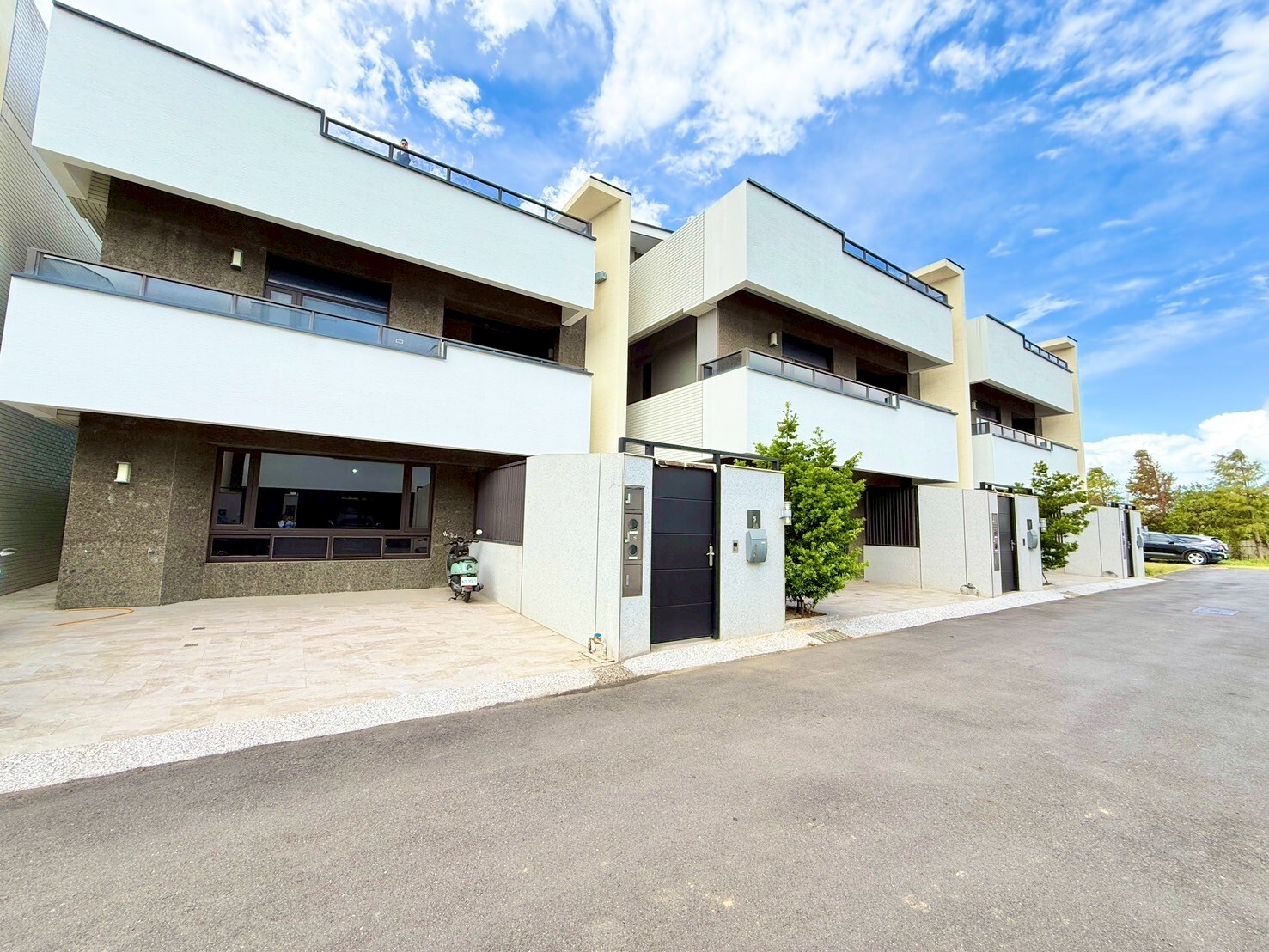 日式大面寬庭院全新電梯別墅 ~