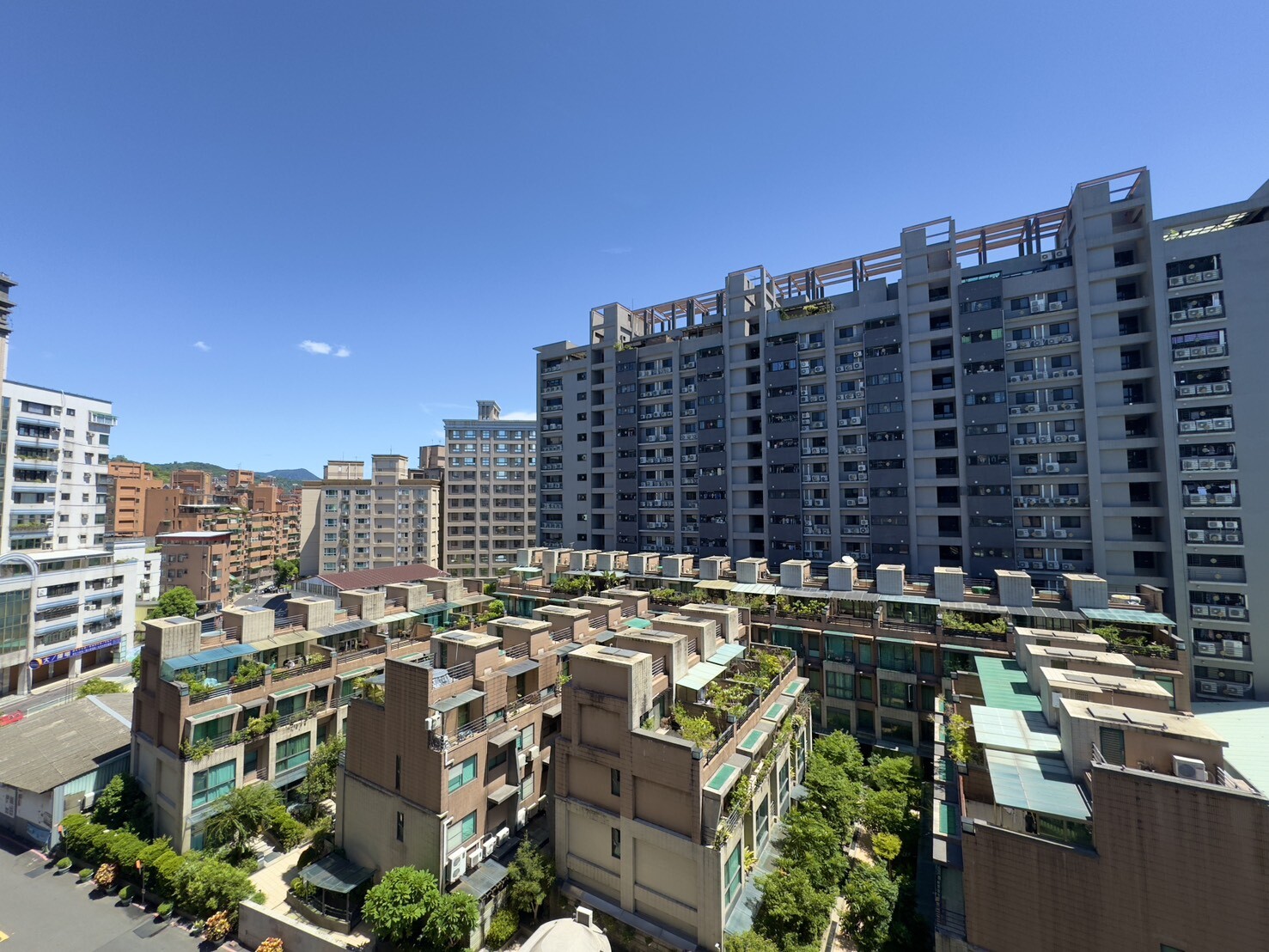 十八甲❤️哈佛水景園大四房❤️住商黃媮琦