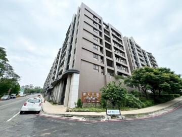 雲天大地待售房屋