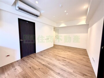甲山林花園帝寶透天區待售房屋