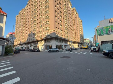 久樘崇德巴黎待售房屋