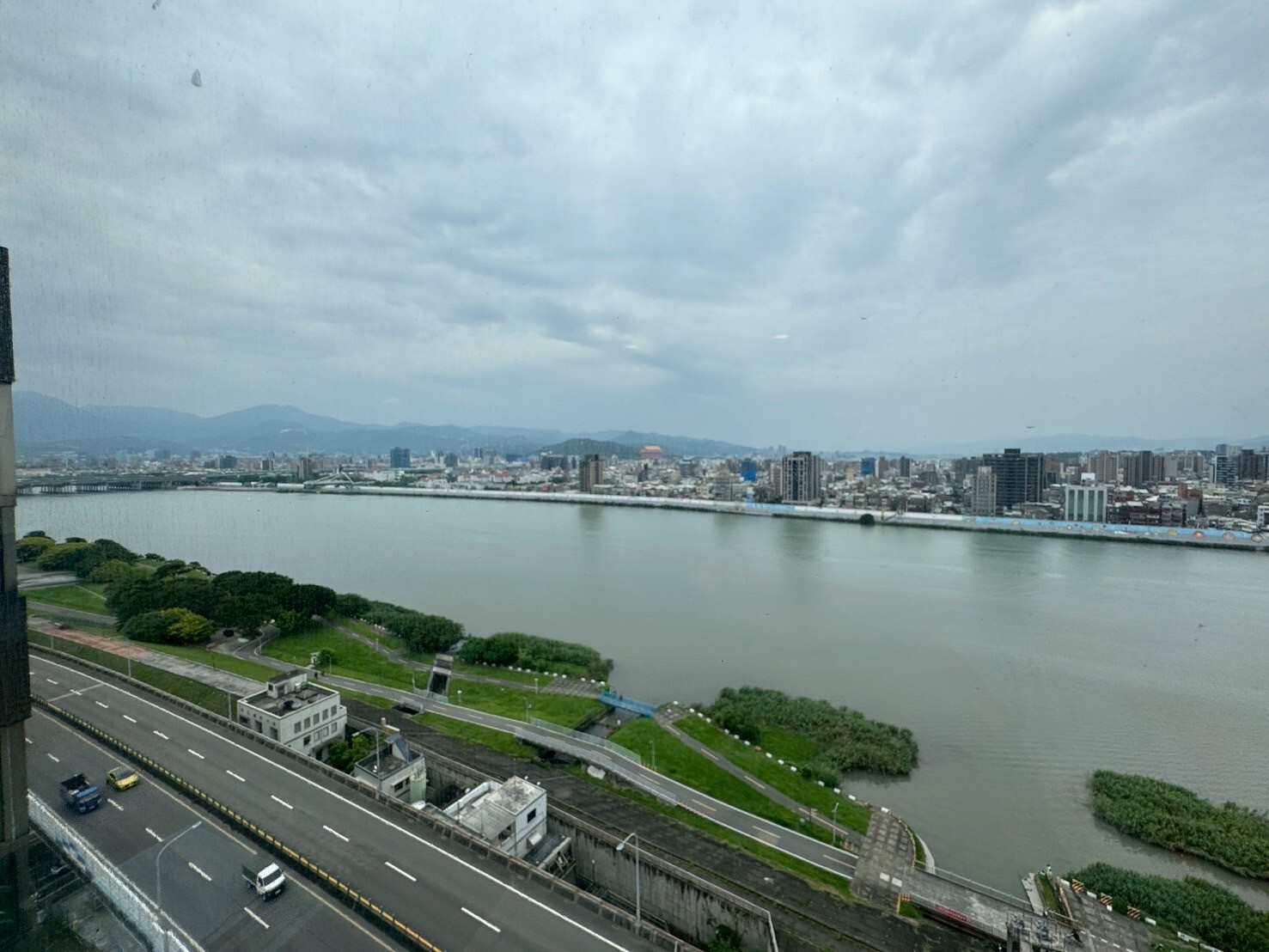 新北市三重區明日帝國待售房屋