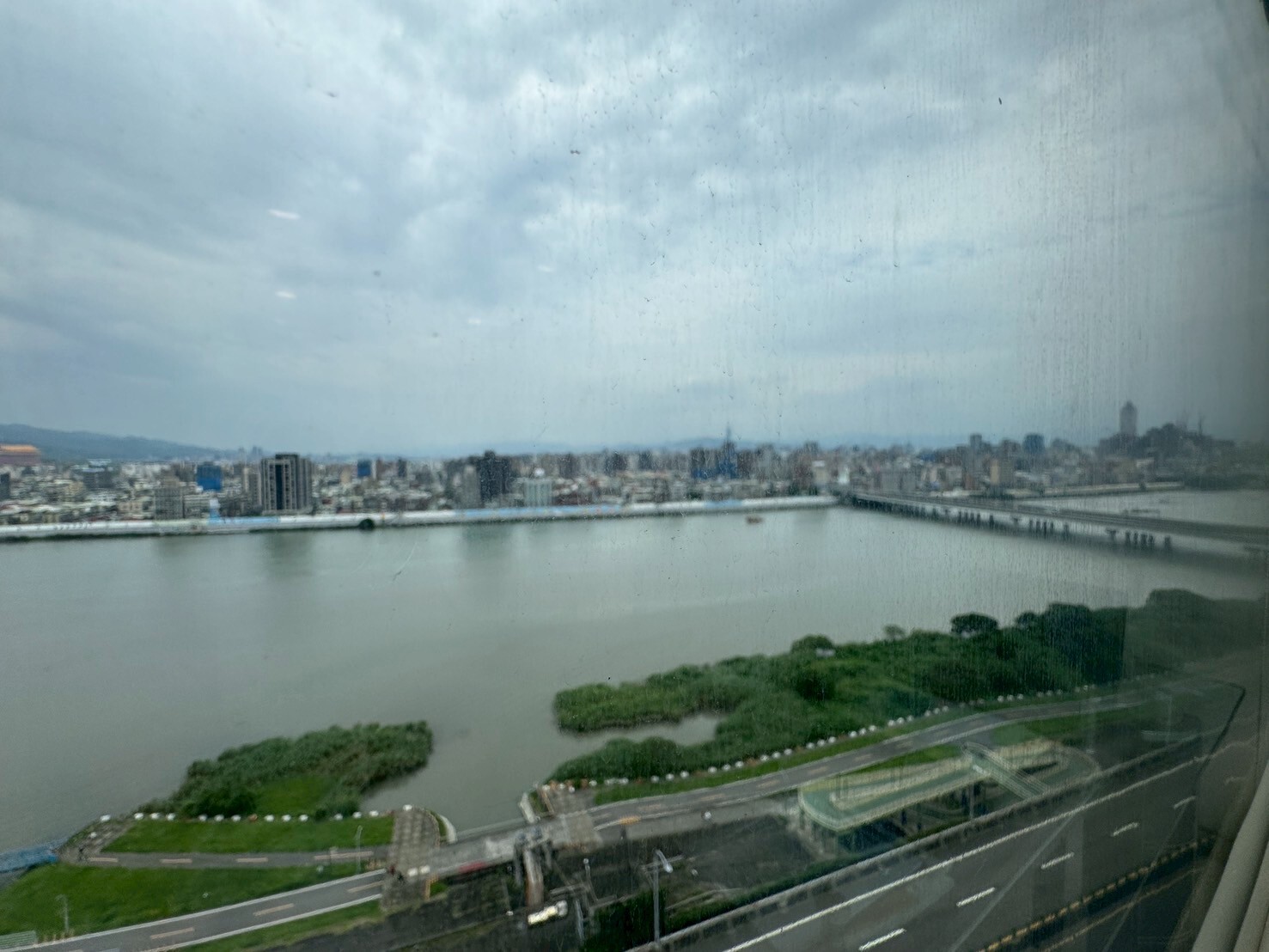 新北市三重區明日帝國待售房屋