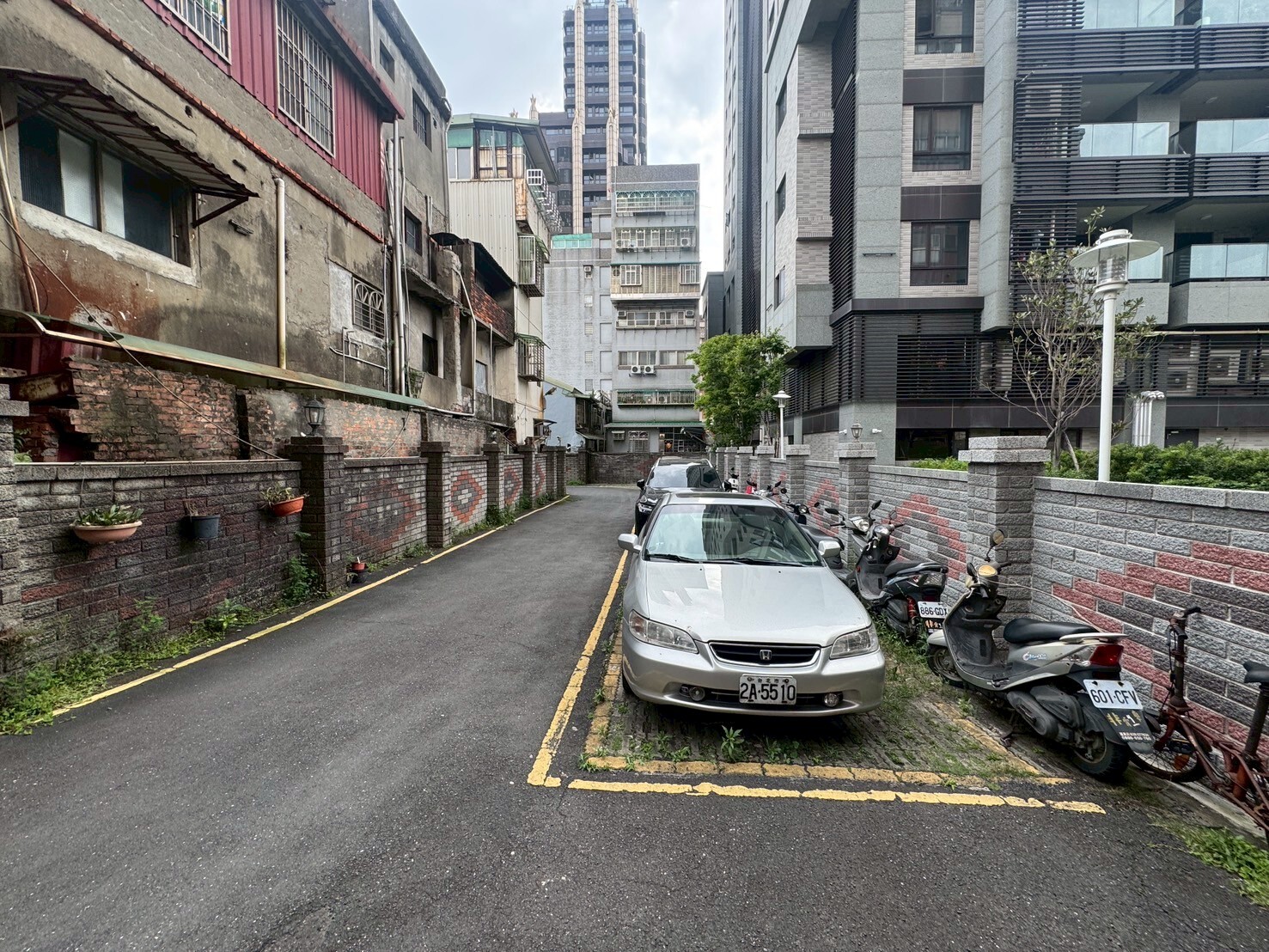 新北市三重區明日帝國待售房屋