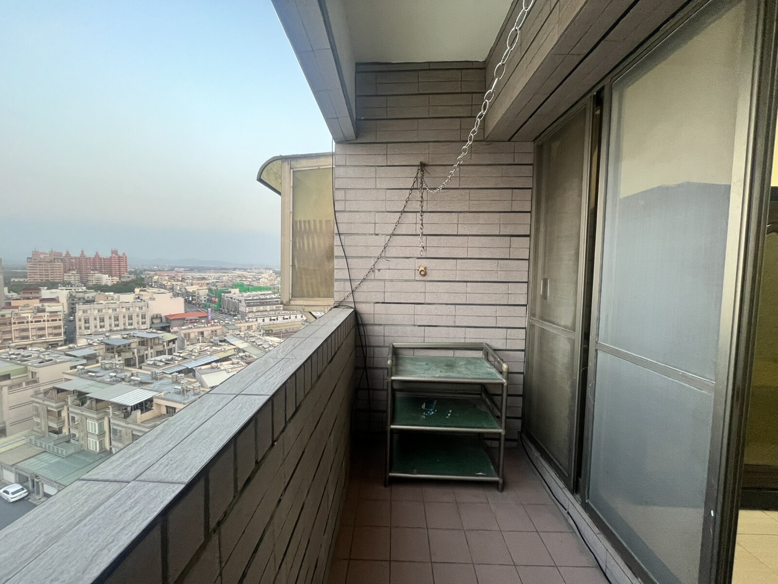 高雄市岡山區頂好商務大樓待售房屋