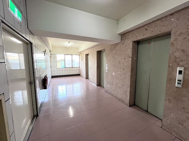 高雄市岡山區頂好商務大樓待售房屋