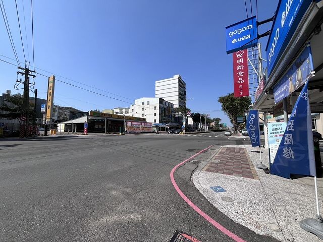 高雄市岡山區頂好商務大樓待售房屋