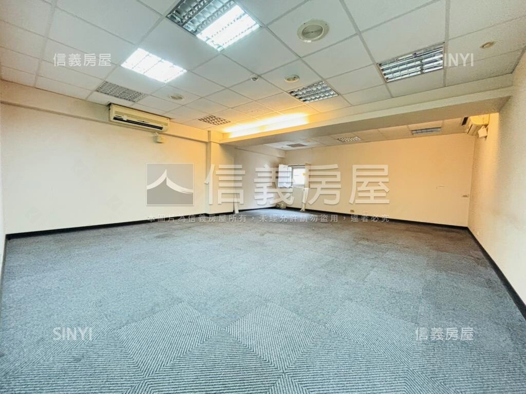 東區捷運旁大辦公可掛招牌