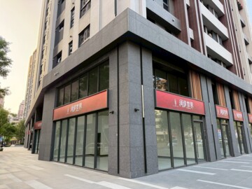 ★河堤商圈★全新醒目三角窗G3店面+平車★租金含稅 - Image 1