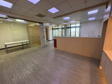 近高鐵高樓層景觀佳辦公室/平面車位 - Image 1