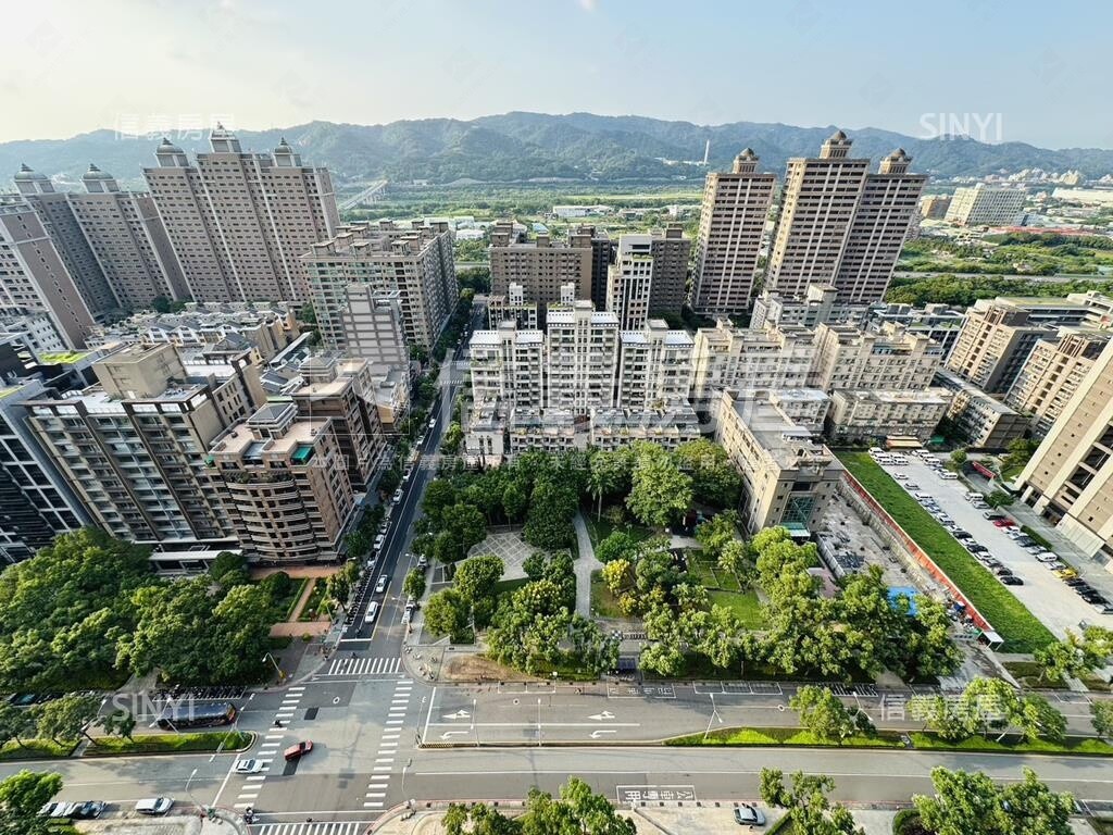 哈佛次頂樓金碧豪景