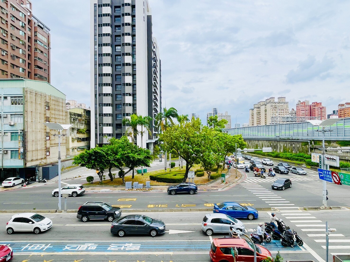 高雄市三民區城揚臻幸福待售房屋