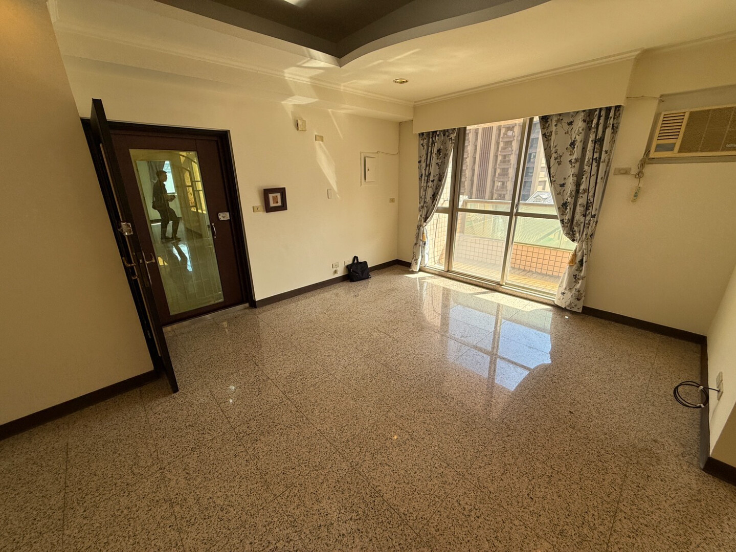 桃園大興敦煌邊間３房，藝文中路雙特區