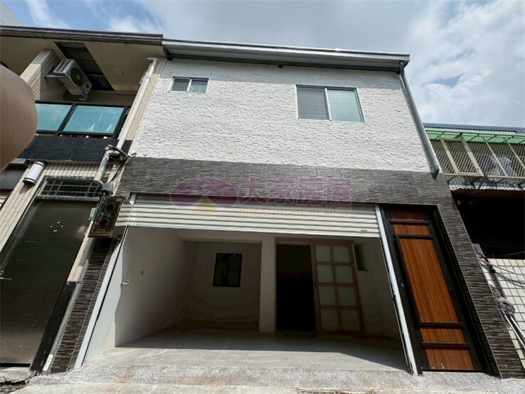 南區大同路巷弄大面寬車墅