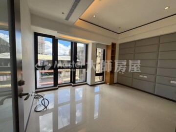 信義雄贊待售房屋