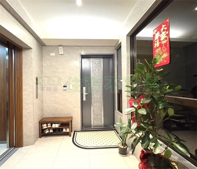 自建電梯三房附車位