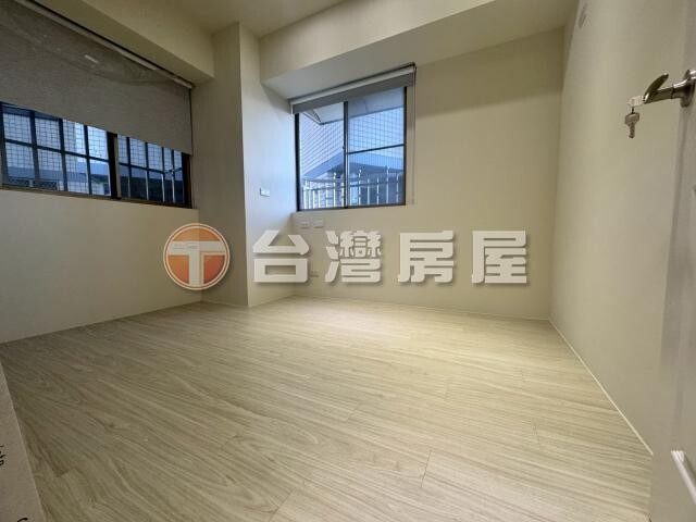 樂屋_台南市中西區皇龍新世界/武聖大樓待售房屋 台南市中西區皇龍新世界/武聖大樓待售房屋