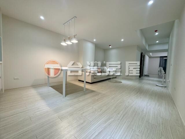 樂屋_台南市中西區皇龍新世界/武聖大樓待售房屋 台南市中西區皇龍新世界/武聖大樓待售房屋