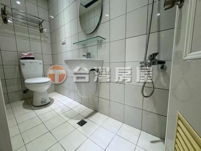 樂屋_台南市中西區皇龍新世界/武聖大樓待售房屋 台南市中西區皇龍新世界/武聖大樓待售房屋