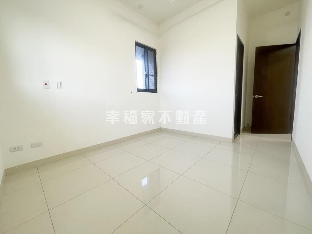樂屋_台南市安平區龍騰市政大道/第五大道待售房屋 台南市安平區龍騰市政大道/第五大道待售房屋