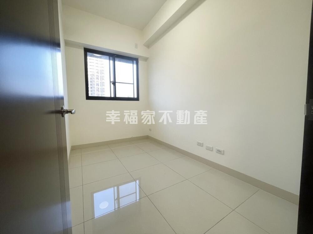 樂屋_台南市安平區龍騰市政大道/第五大道待售房屋 台南市安平區龍騰市政大道/第五大道待售房屋