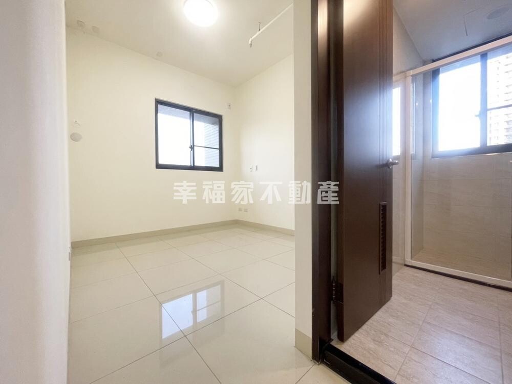 樂屋_台南市安平區龍騰市政大道/第五大道待售房屋 台南市安平區龍騰市政大道/第五大道待售房屋