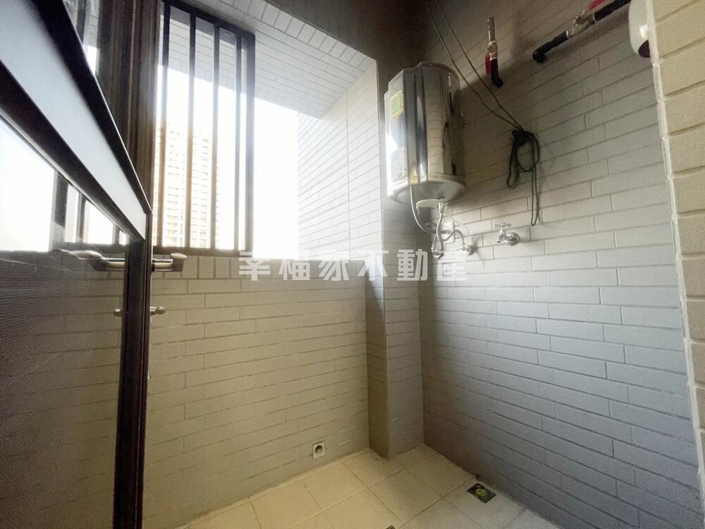 樂屋_台南市安平區龍騰市政大道/第五大道待售房屋 台南市安平區龍騰市政大道/第五大道待售房屋