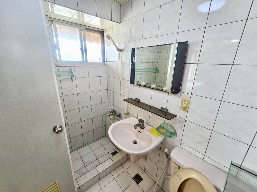 嘉義市西區藝術第一家待售房屋