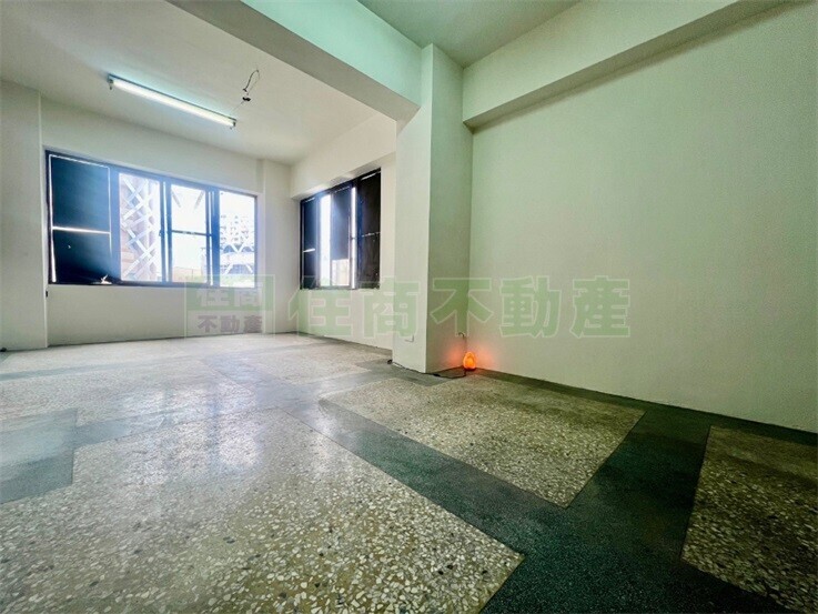 樂屋_高雄市三民區鼎山高大百貨大樓待售房屋 高雄市三民區鼎山高大百貨大樓待售房屋
