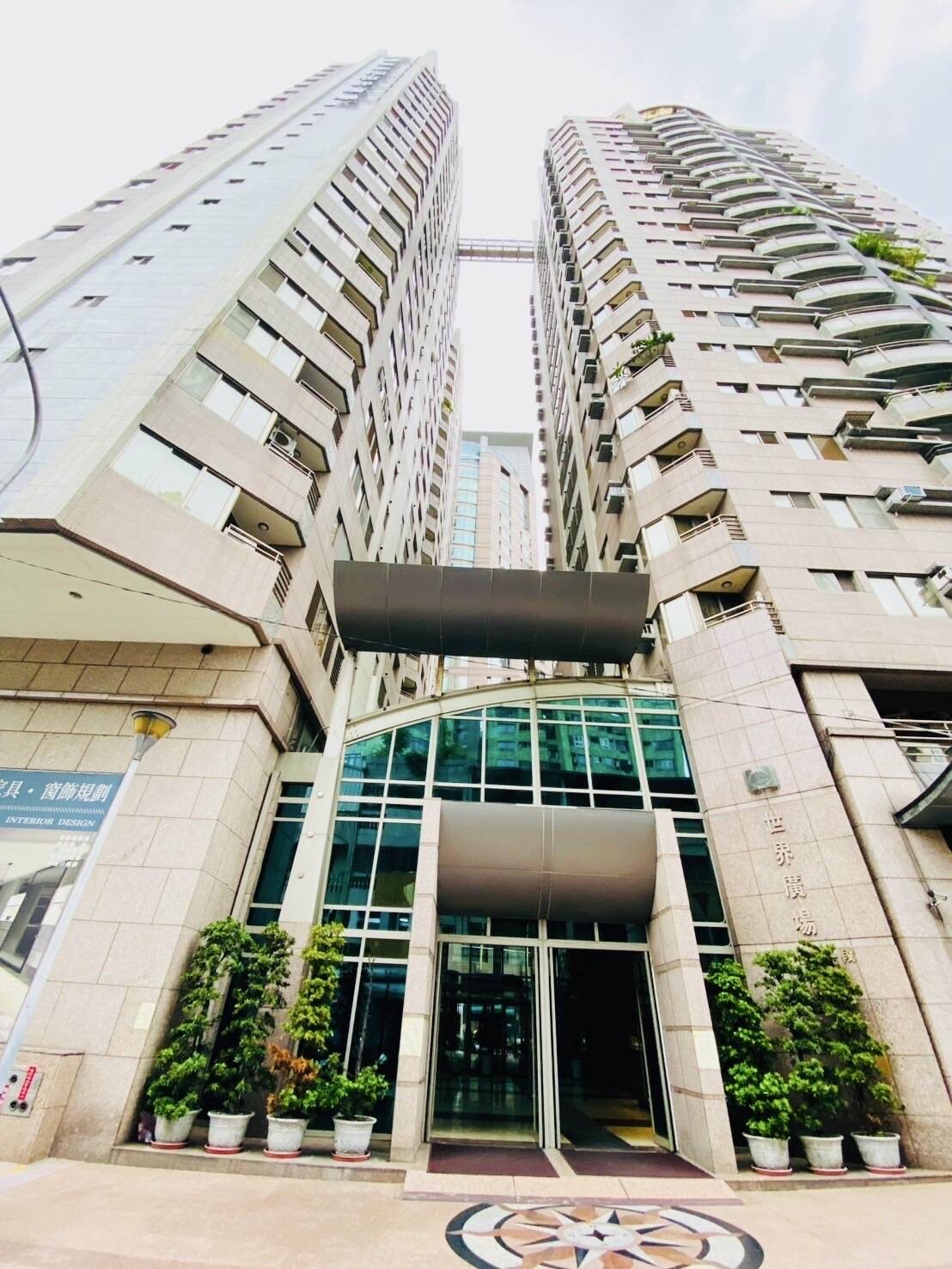 台中市南屯區宏全世界廣場待售房屋
