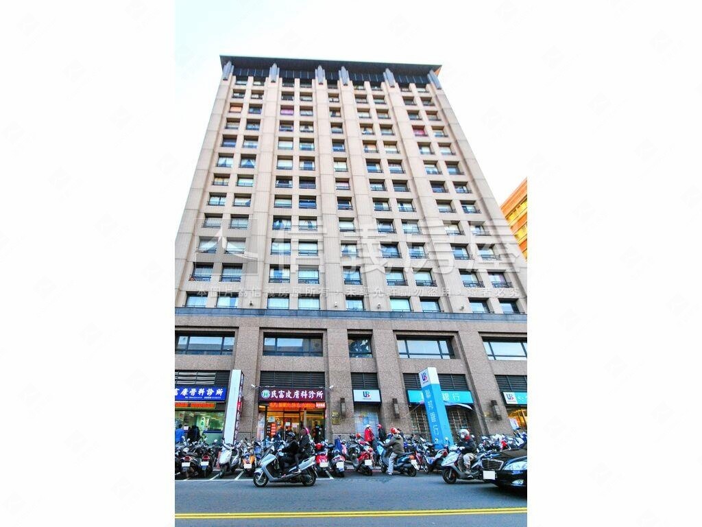 新北市新莊區時尚女人香待售房屋