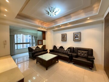 大學校園待售房屋