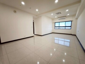 中港麥當勞高樓全新3房車位可另租 - Image 1