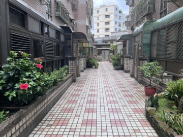 現代生活家待售房屋