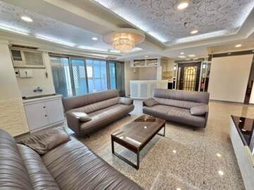 翡翠宮廷待售房屋