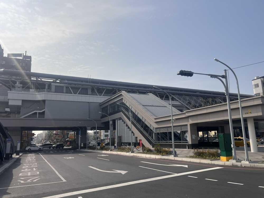 高雄市岡山區達麗雙子星待售房屋