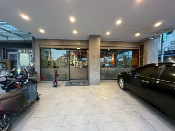 屏東市中正路|醒目三角窗店面招租 - Image 1