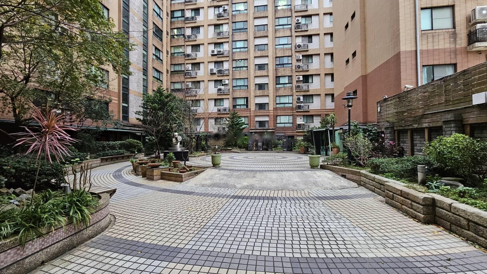 近平鎮國中-高中✨美3房車華廈✨雙衛浴對外窗快來看