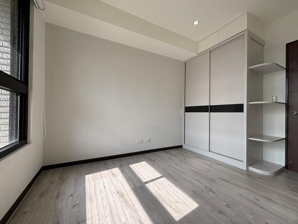 樂屋_高雄市仁武區遠見繽麗待售房屋 高雄市仁武區遠見繽麗待售房屋