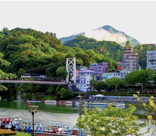 碧潭獨棟最賺錢地標/最美店面/著名餐廳+辦公室 - Image 1