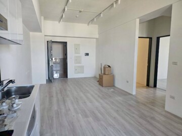 大同路全新住三房平車 - Image 1