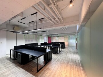 環球世貿大坪數商辦(車位可租) - Image 1